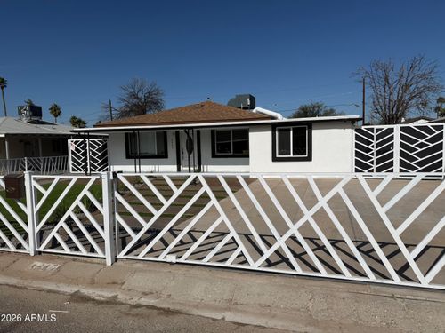 3542 E Earll Dr, Phoenix, AZ, 85018-6911 | Card Image