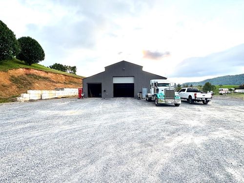 100 Souls Harbor Ln, Cedar Bluff, VA, 24609-8112 | Card Image