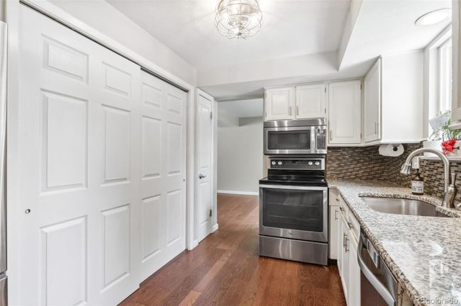 4124 E Maplewood Pl, House other with 4 bedrooms, 4 bathrooms and 4 parking in Centennial CO | Image 10