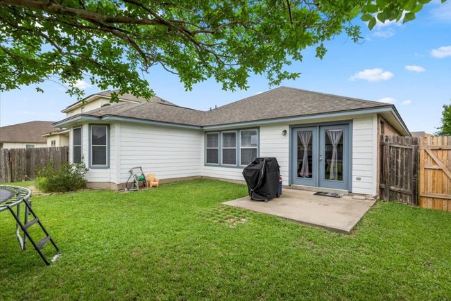 Large fenced backyard | Image 27