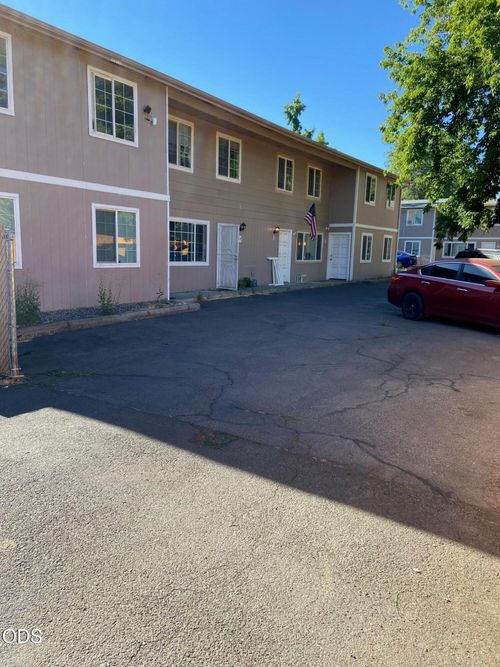 d-1215 W Main St, Medford, OR, 97501-2958 | Card Image