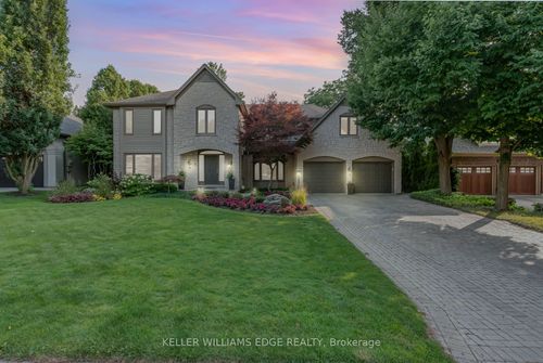 9 Flanders Dr, Waterdown, ON, L8B0G6 | Card Image