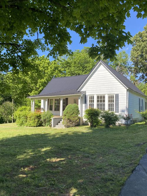 400 Waterloo St, Lawrenceburg, TN, 38464-3113 | Card Image