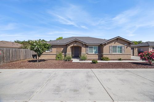 2141 N Highland St, Visalia, CA, 93291-3083 | Card Image