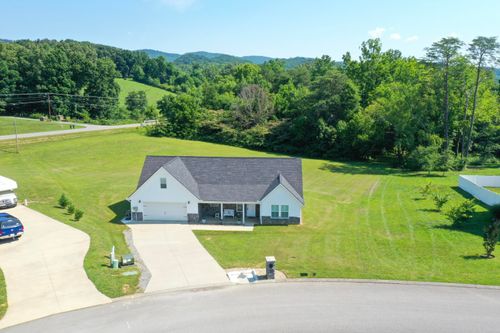 530 Shields Crossing Dr, Bean Station, TN, 37708-6625 | Card Image