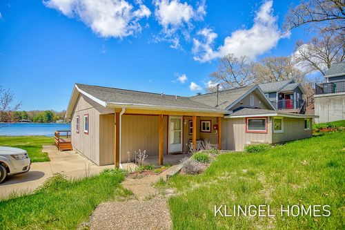 2091 Lake Ave, Twin Lake, MI, 49457-9340 | Card Image