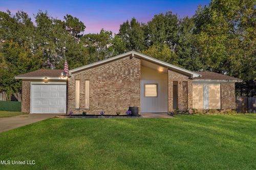 1324 Glacier Ave, Ocean Springs, MS, 39564-5830 | Card Image