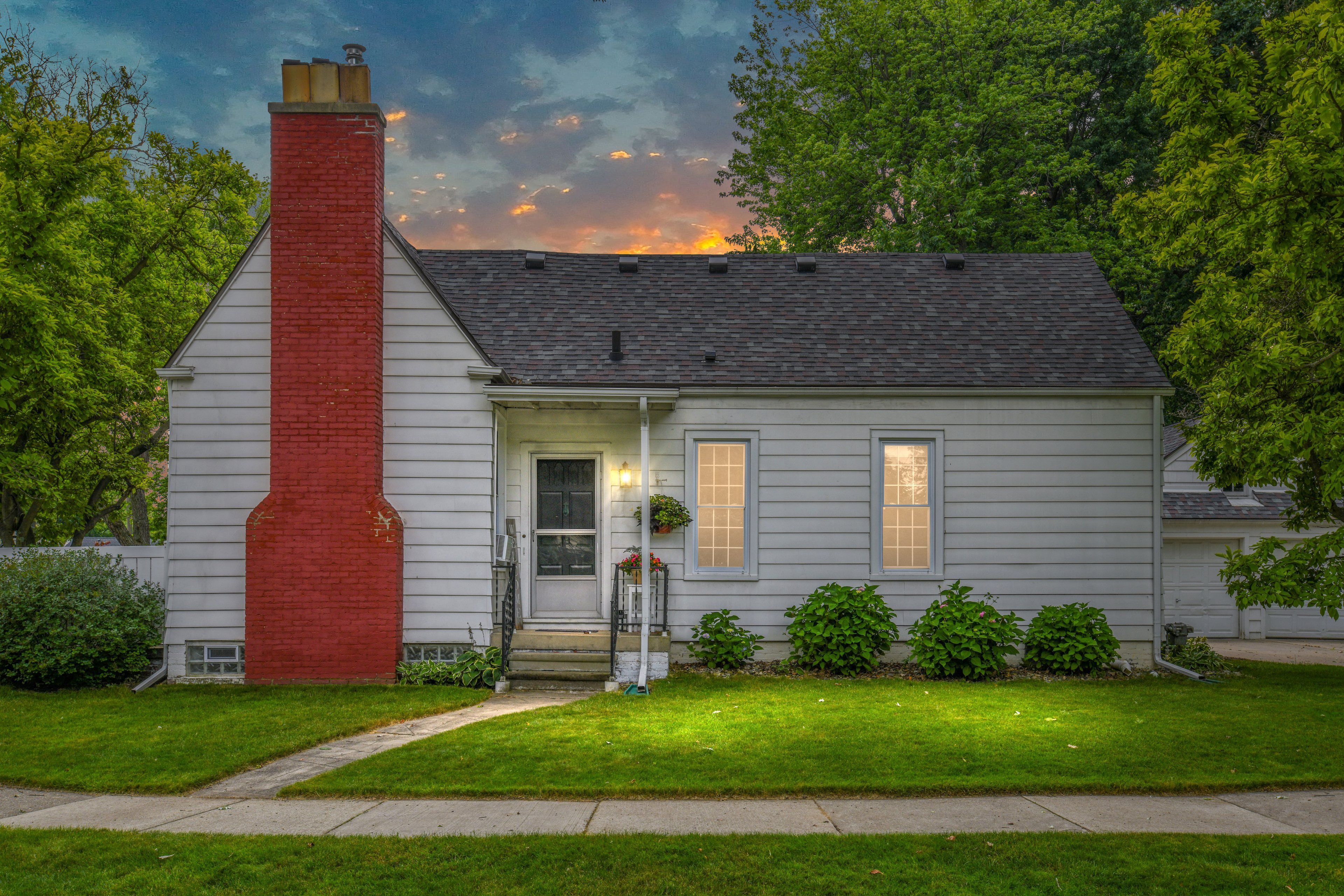 Fernwood Rd, Royal Oak, MI 48067