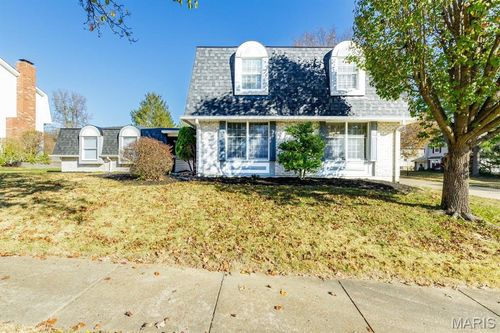 1836 Rockmoor Dr, Chesterfield, MO, 63017-5415 | Card Image