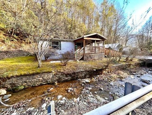 306 Cartertown Rd, Gatlinburg, TN, 37738-5322 | Card Image