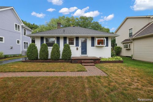 836 Miller Ave, Rochester, MI, 48307-1609 | Card Image