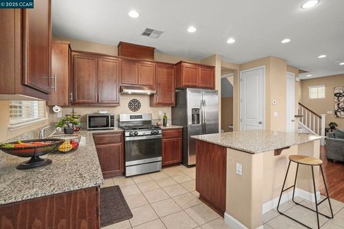 777 Del Mar Cir, Vacaville, CA, 95688-8822 | Card Image