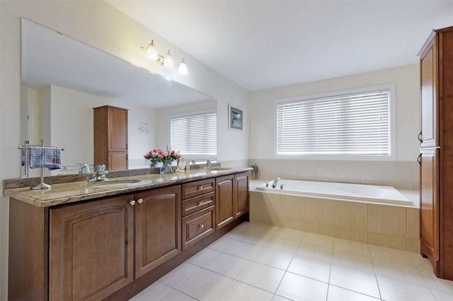 10 Gosling St, House other with 4 bedrooms, 5 bathrooms and 7 parking in Brampton ON | Image 29