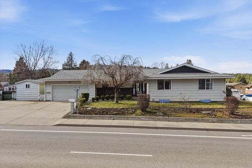 2912 S University Rd, Spokane Valley, WA, 99206-5856 | Card Image