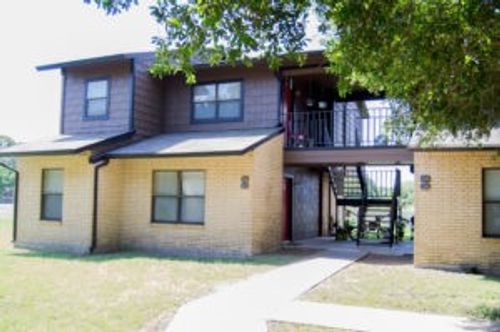 233-1320 Wilson St, Lockhart, TX, 78644-1979 | Card Image