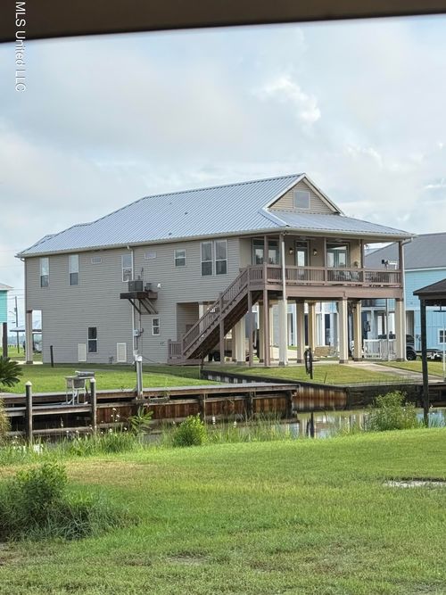 4069 Madagascar St, Bay Saint Louis, MS, 39520-7617 | Card Image