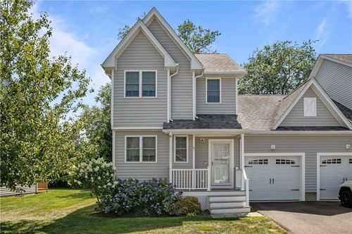 32 Seafare Ln, Portsmouth, RI, 02871-3016 | Card Image