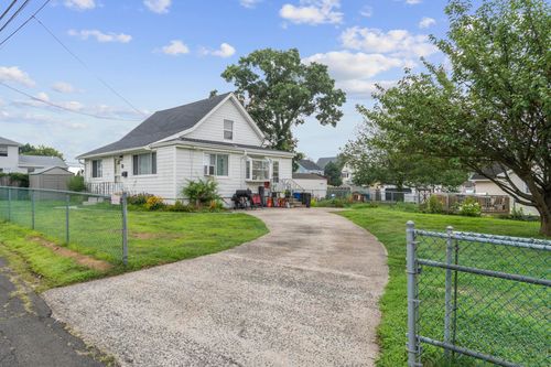 10 Cold Spring St, East Haven, CT, 06512-4610 | Card Image