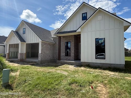 102 Lakes Edge Dr, Broussard, LA, 70518-7941 | Card Image