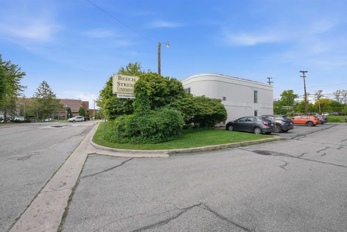 124 Beech St, Traverse City, MI, 49684-2367 | Card Image
