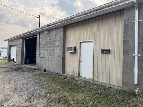423 Yankee St, Wellsburg, WV, 26070-1734 | Card Image