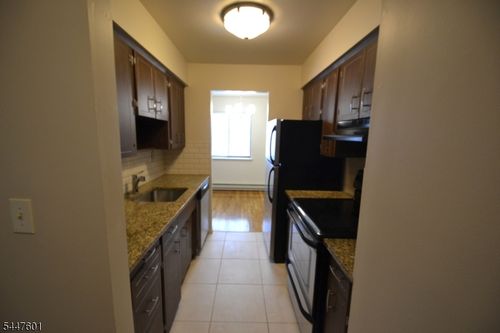 3-121 Grove St, Clifton, NJ, 07013-1583 | Card Image