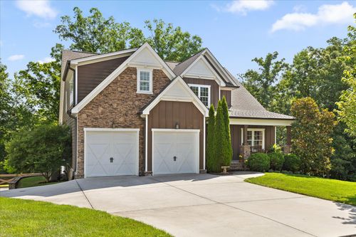 697 Sugar Leaf Ln, Soddy Daisy, TN, 37379-3272 | Card Image