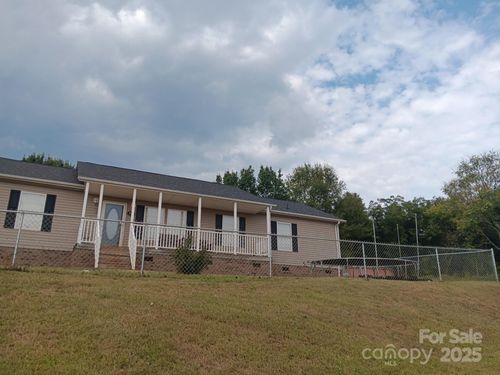 932 Eastern Ridge Dr, Newton, NC, 28658-1682 | Card Image