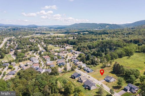 146 Emma Ct, BOALSBURG, PA, 16827-1460 | Card Image