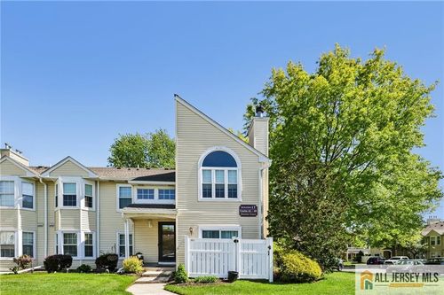 18 Dennis Ct, Hightstown, NJ, 08520-3017 | Card Image