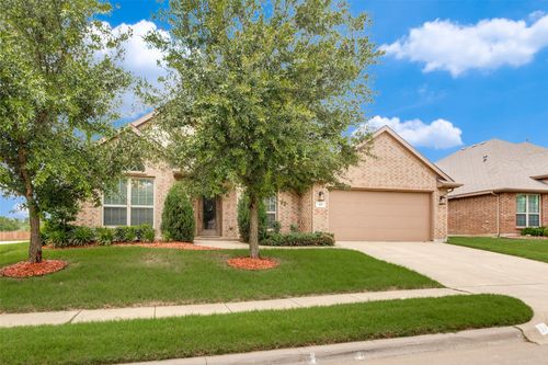 27 Oakridge Ln, Edgecliff Village, TX, 76134-1041 | Card Image