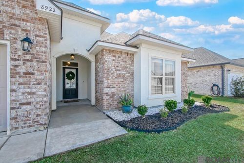 8922 Dalwood Dr, Denham Springs, LA, 70726-6752 | Card Image
