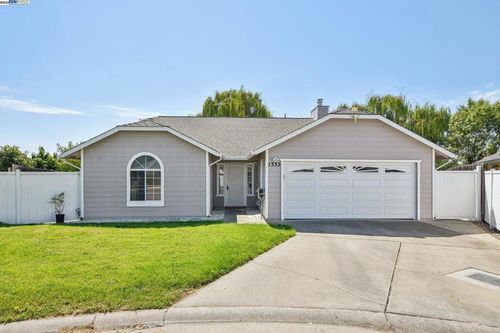 1332 Corodon St, Walnut Grove, CA, 95690-0105 | Card Image