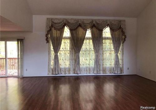 3219 Featherstone Ct, Ann Arbor, MI, 48105-9678 | Card Image