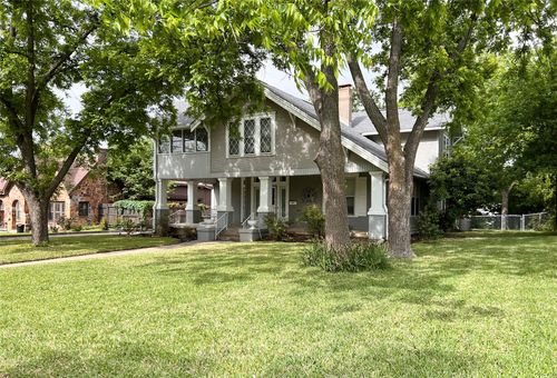 505 N Elm St, Comanche, TX, 76442-2242 | Card Image