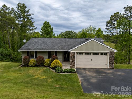 9 Squirrel Ridge Dr, Weaverville, NC, 28787-8316 | Card Image