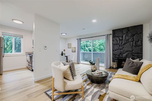 apt-g210-12429 Ne 130th Ct, Kirkland, WA, 98034-7419 | Card Image
