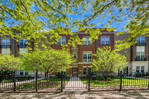 1219 W Grenshaw St, Chicago, IL, 60607-4418 | Card Image