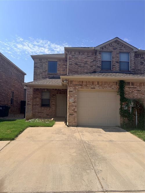 2318 Aldergate Dr, Arlington, TX, 76012-3684 | Card Image