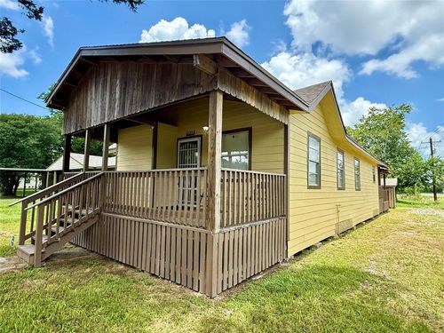 1002 W 2nd St, El Campo, TX, 77437-4810 | Card Image