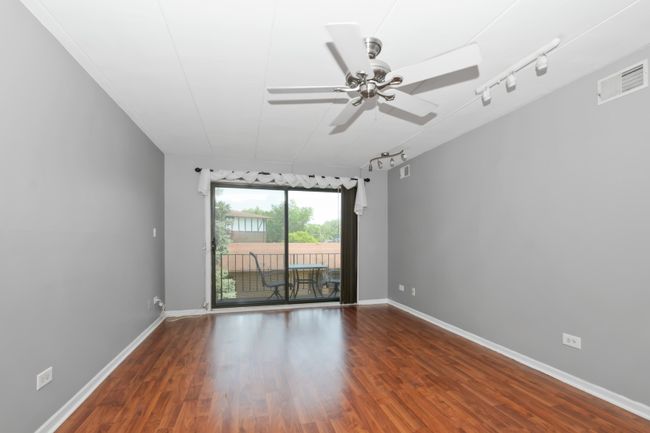 APT-2D - 11009 S Theresa Cir, Condo with 2 bedrooms, 1 bathrooms and 1 parking in Palos Hills IL | Image 6