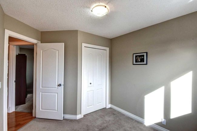 2088 Bridlemeadows Manor Sw, Home with 3 bedrooms, 1 bathrooms and 1 parking in Calgary AB | Image 23