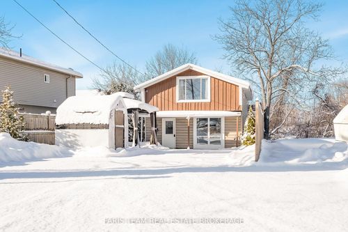 3 Courtland St, Orillia, ON, L3V1A4 | Card Image