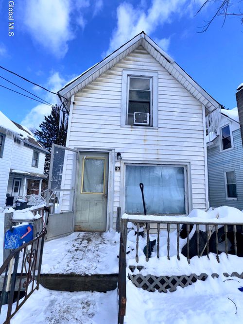 27 Mechanic St, Hoosick Falls, NY, 12090-1032 | Card Image