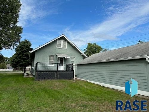 501 W Oak St Street, Beresford, SD, 57004 | Card Image