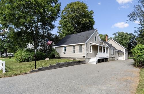 352 Plymouth St, Abington, MA, 02351-1872 | Card Image