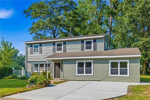 808 Holly Hedge Ave, Virginia Beach, VA, 23452-6404 | Card Image