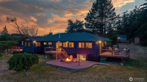1526 Scenic Heights Rd, Oak Harbor, WA, 98277-8415 | Card Image