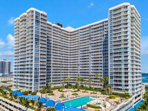 1017-7601 E Treasure Dr, North Bay Village, FL, 33141-4391 | Card Image