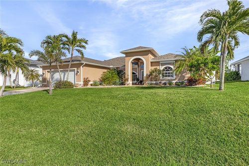 111 Nw 33rd Ave, MATLACHA, FL, 33993-8918 | Card Image